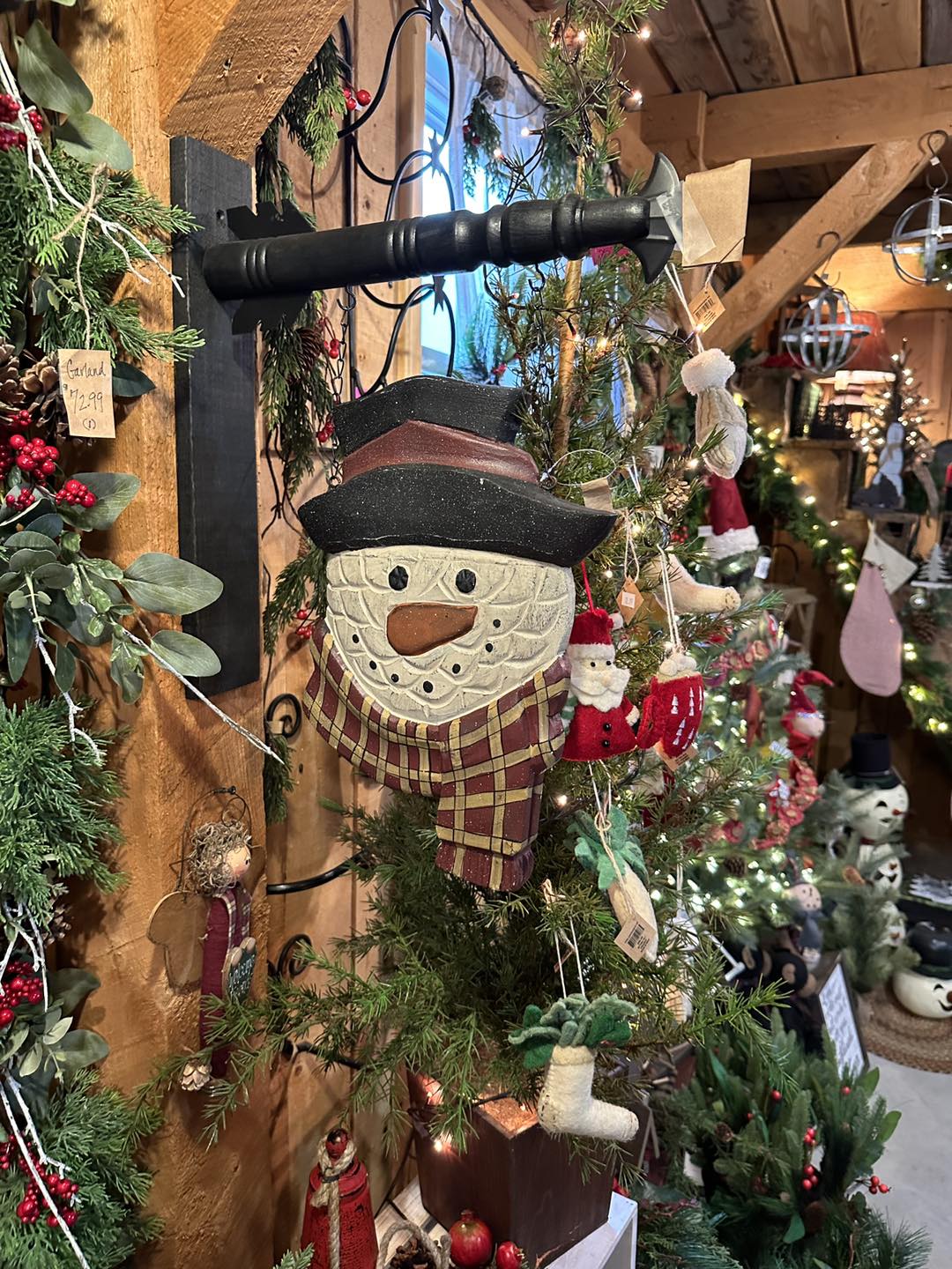 396705726_837740584813801_8094951929780757660_n Christmas Barn is here!