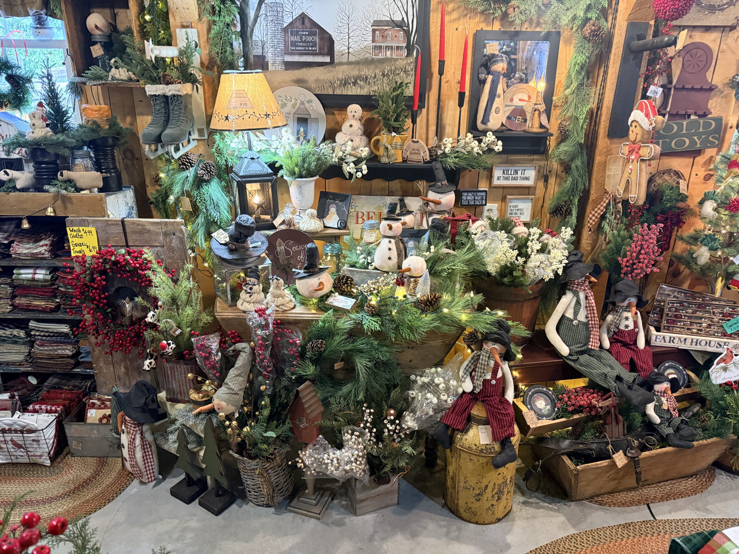 Primitive Barn Christmas Decor